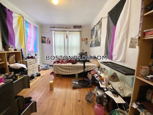 Boston - $3,450 /mo