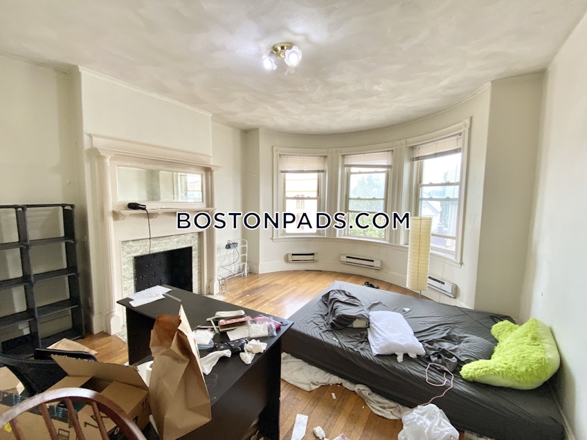 Boston - $1,950 /month