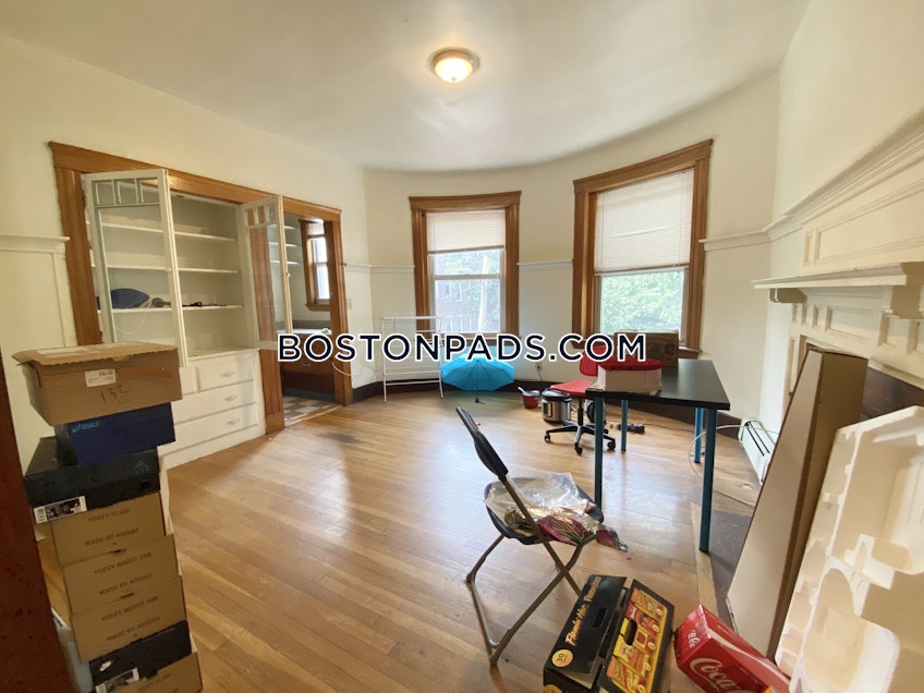 Boston - $3,100 /month