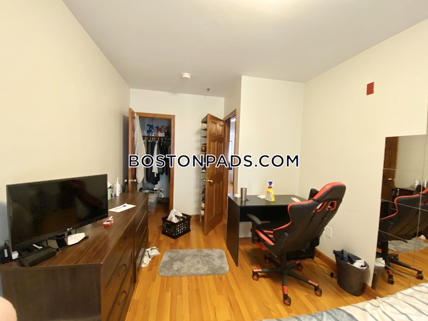 Boston - $5,200 /month