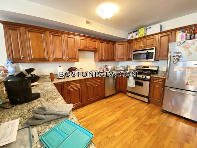 Boston - $5,200 /mo