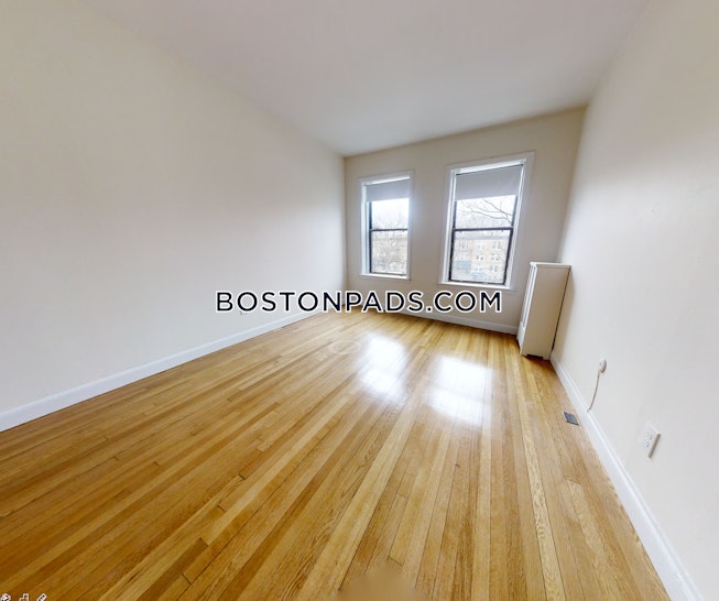 Boston - $4,425 /mo