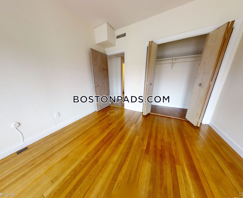 Boston - $4,425 /month