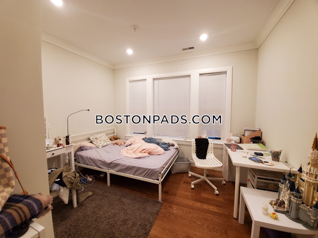 Boston - $5,695 /mo