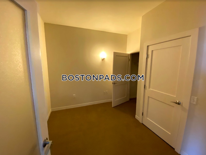 Boston - $3,568 /month