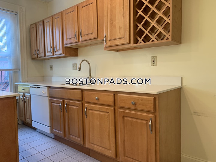 back-bay-apartment-for-rent-studio-1-bath-boston-3000-4635967 