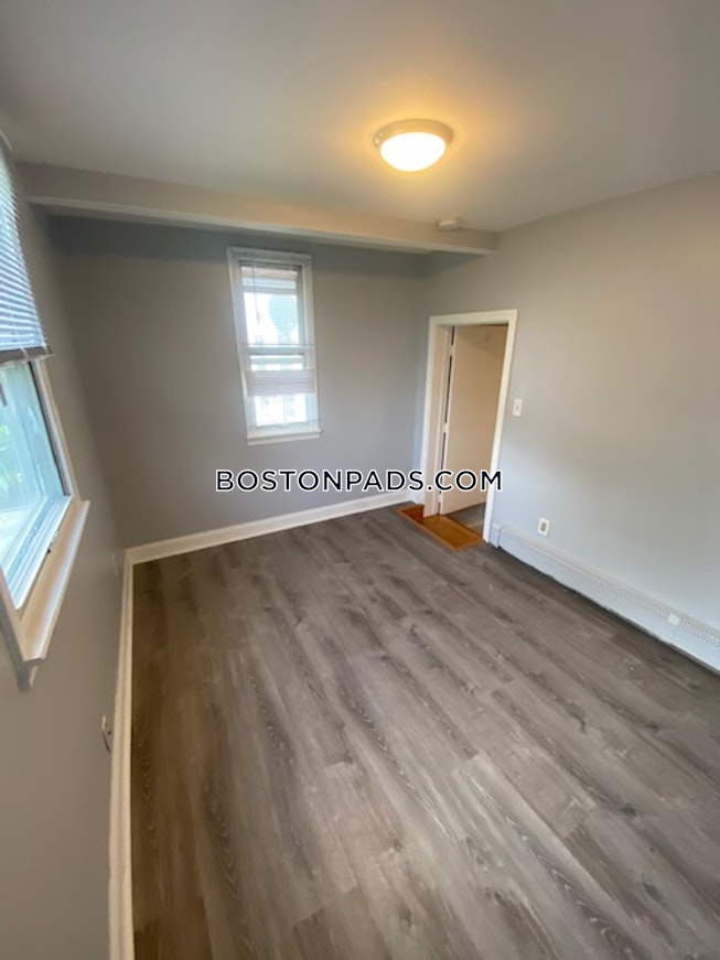 Boston - $1,700 /mo