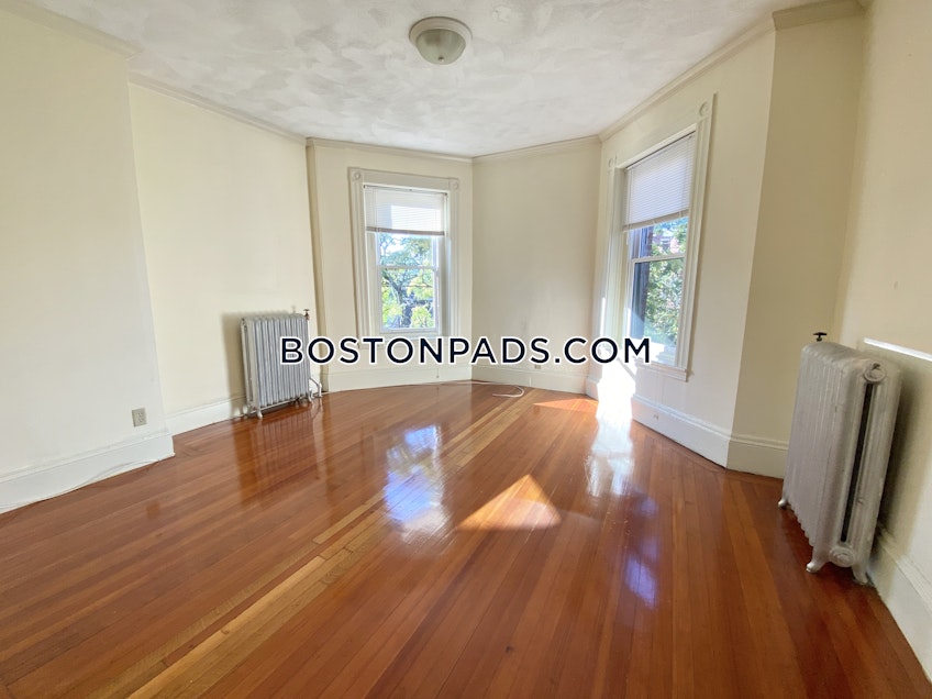 Boston - $3,000 /month