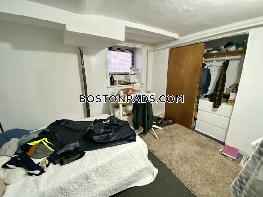 Boston - $1,300 /month