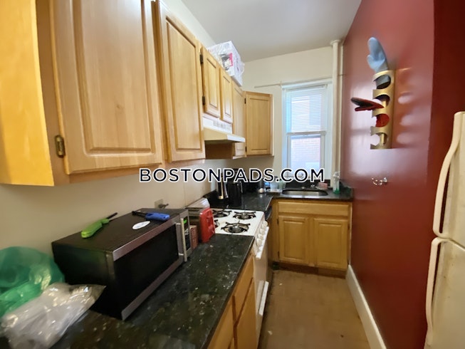 Boston - $3,300 /mo