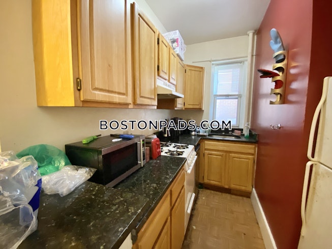 Boston - $3,300 /mo