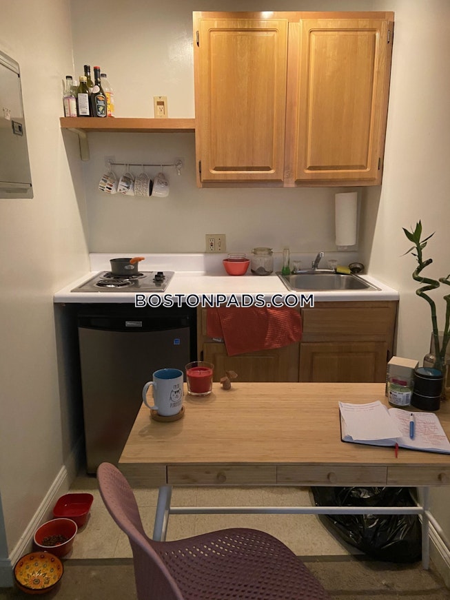 Boston - $1,975 /mo