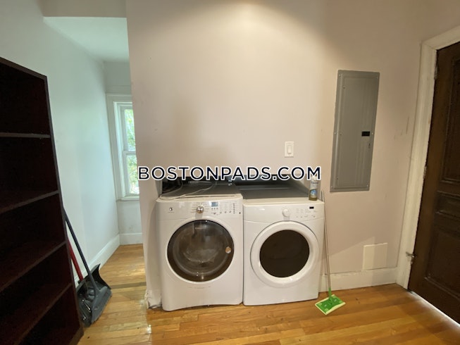 Boston - $4,500 /mo