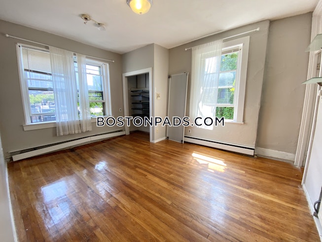 Boston - $2,000 /mo