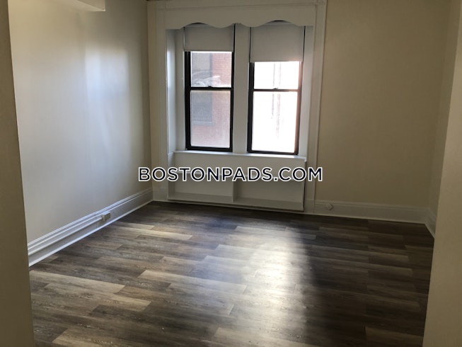 Boston - $3,000 /mo