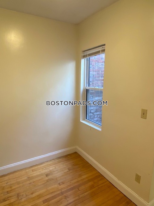 Boston - $2,500 /mo