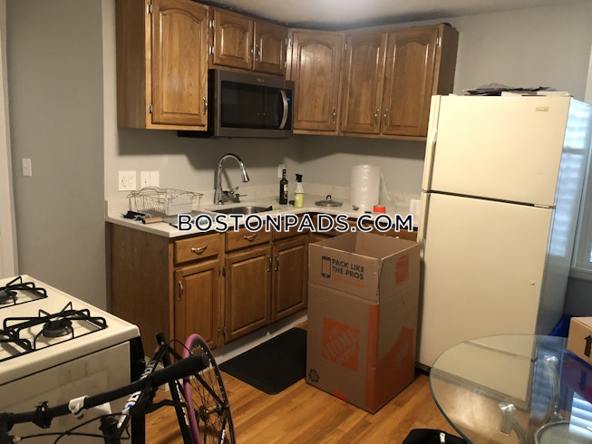 Boston - $2,100 /mo