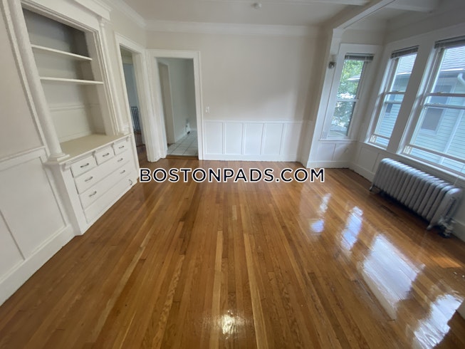 Boston - $5,600 /mo