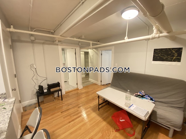 Boston - $3,300 /mo