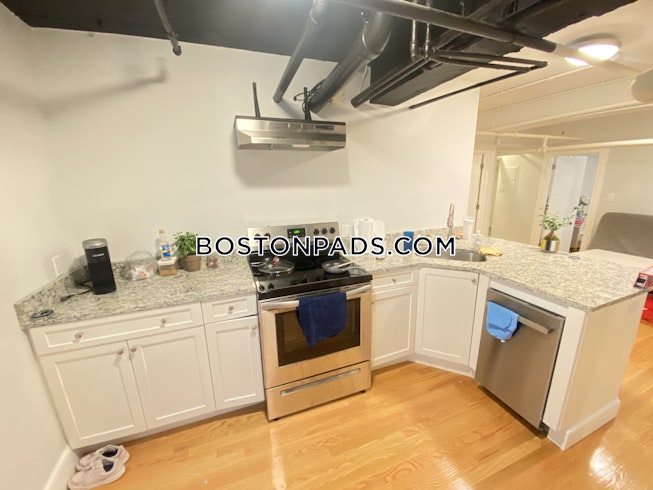 Boston - $3,300 /mo