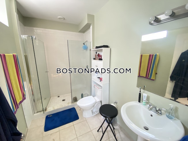 Boston - $3,100 /mo