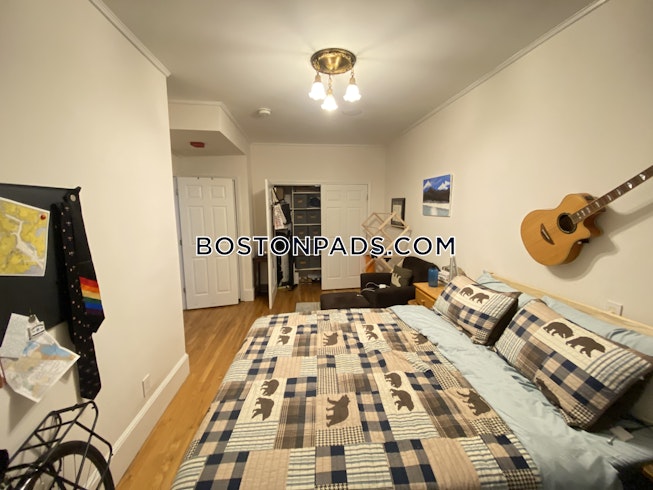 Boston - $4,400 /mo