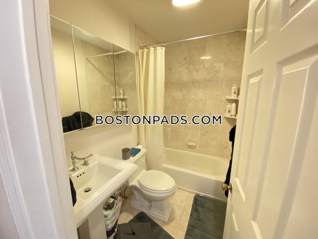 Boston - $4,400 /mo