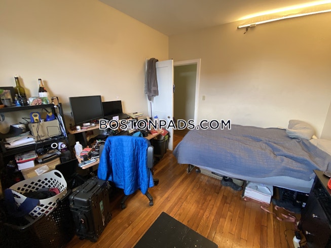 Boston - $4,200 /mo