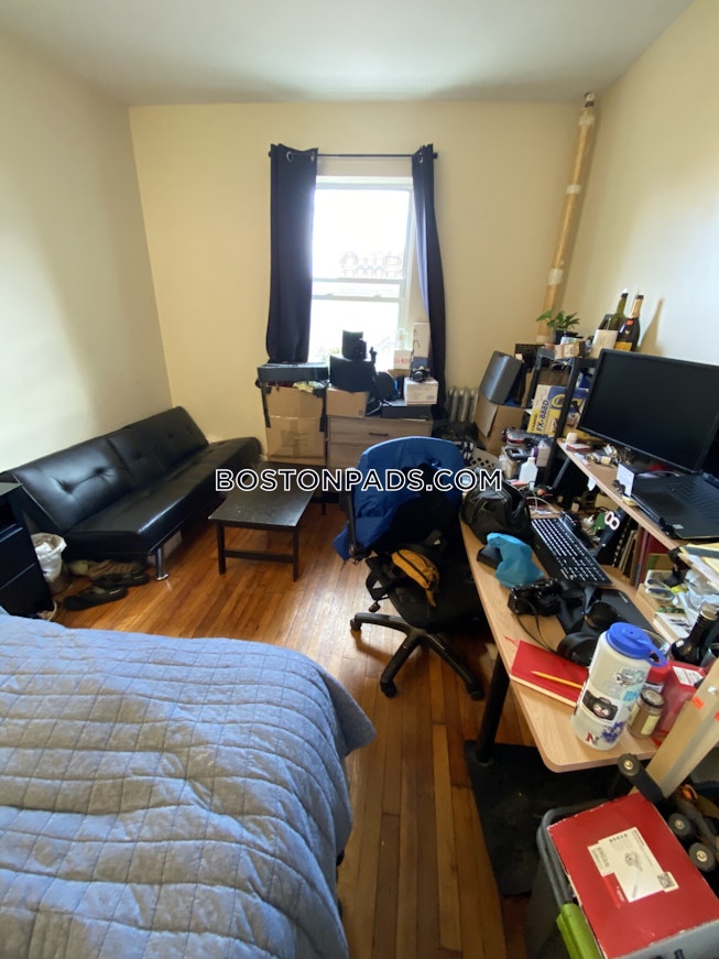 Boston - $4,200 /mo