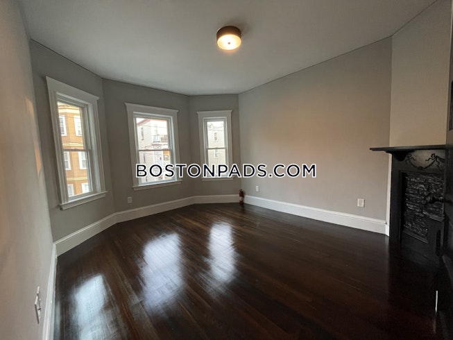 Boston - $3,000 /mo