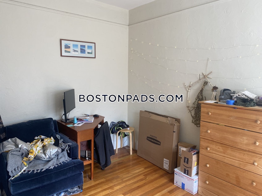 Boston - $2,585 /month