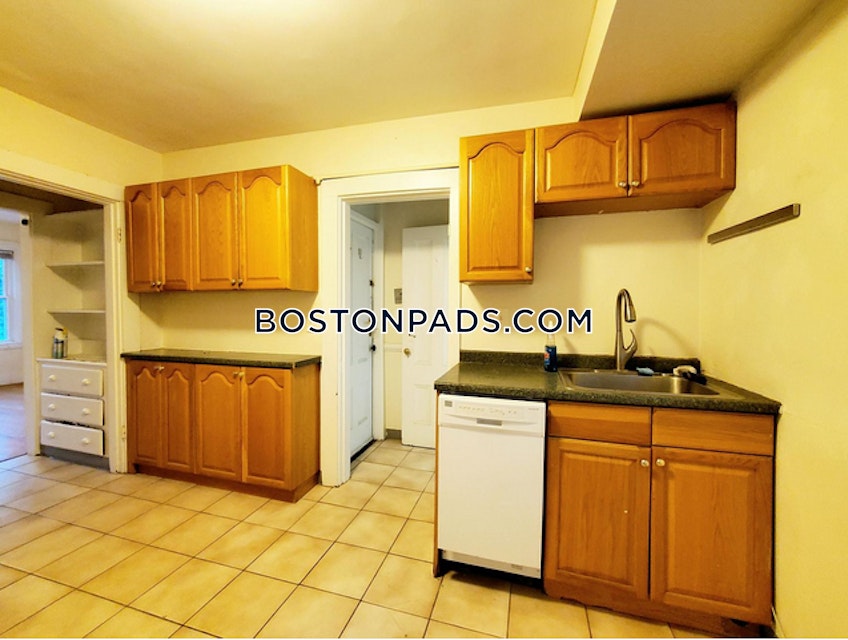 Cambridge - $2,750 /month