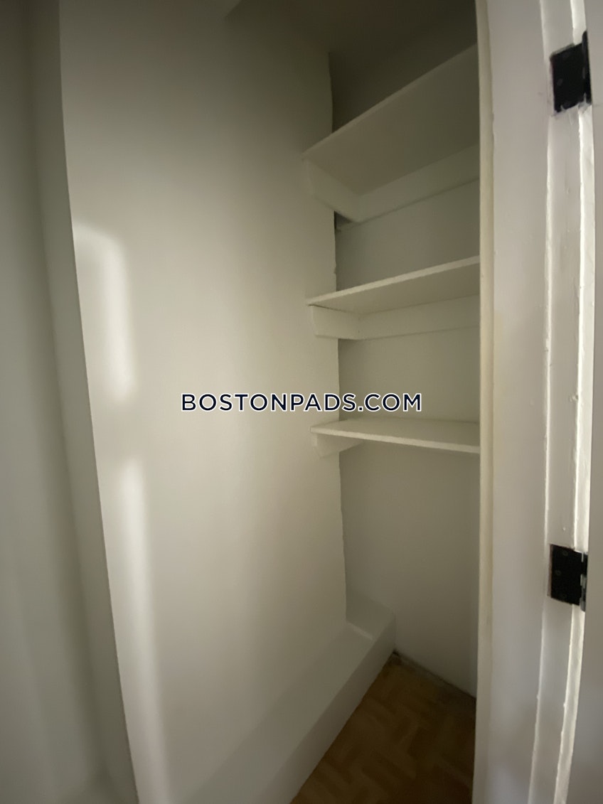 Boston - $4,650 /month