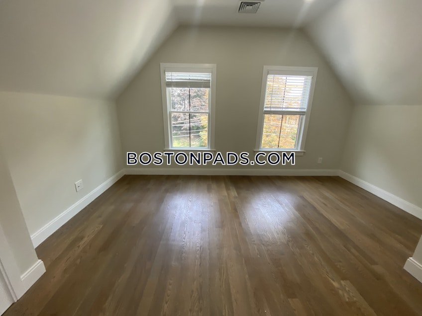 Boston - $3,895 /month