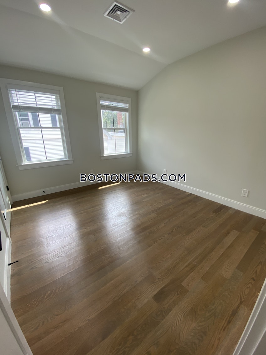 Boston - $3,895 /month