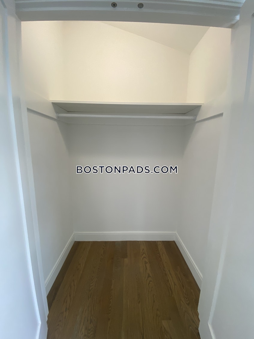 Boston - $3,895 /month