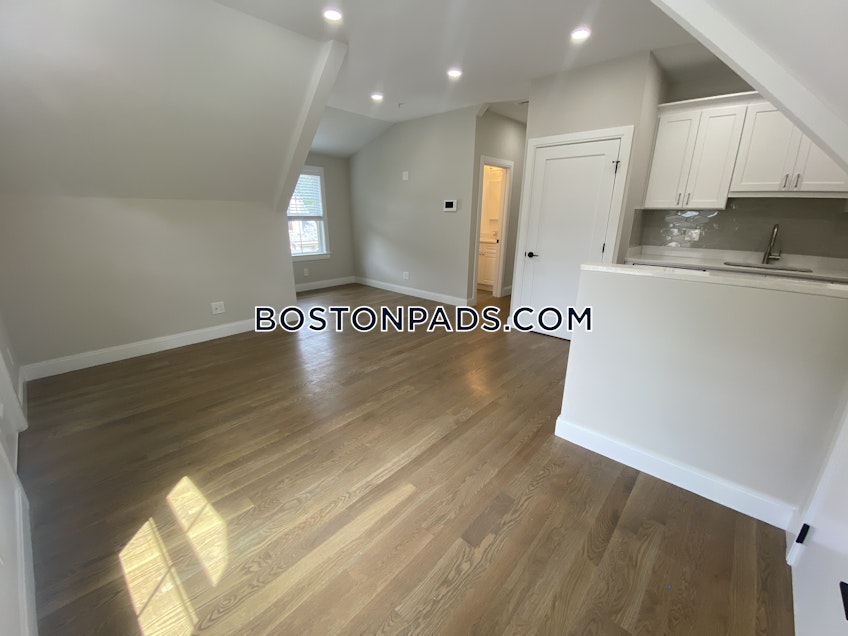 Boston - $3,895 /month