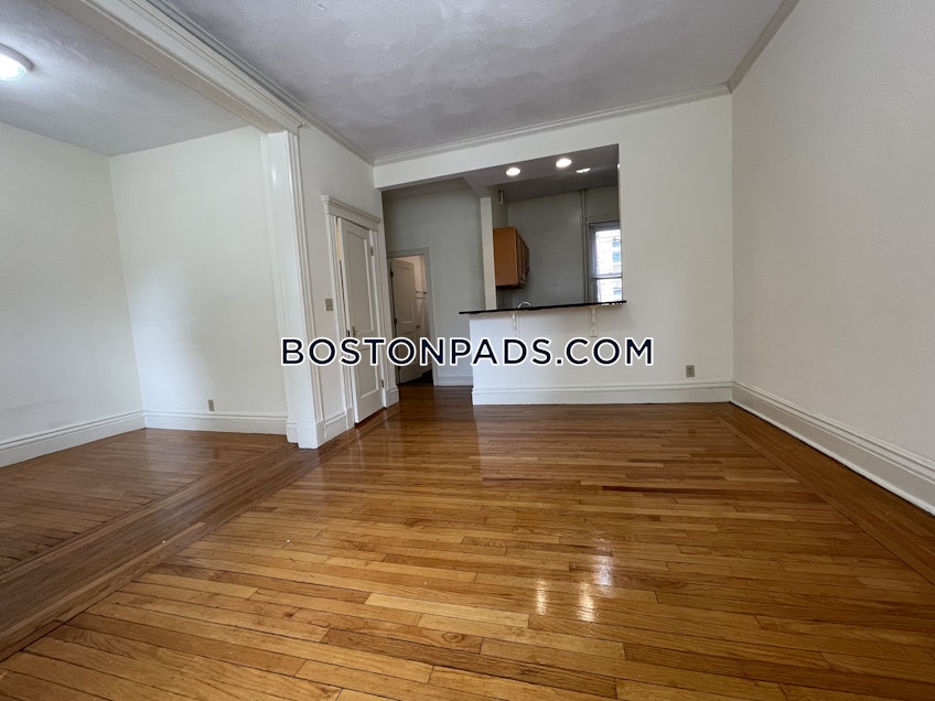 Boston - $2,675 /month