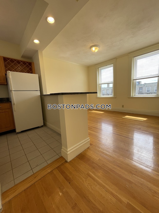 Boston - $2,775 /mo