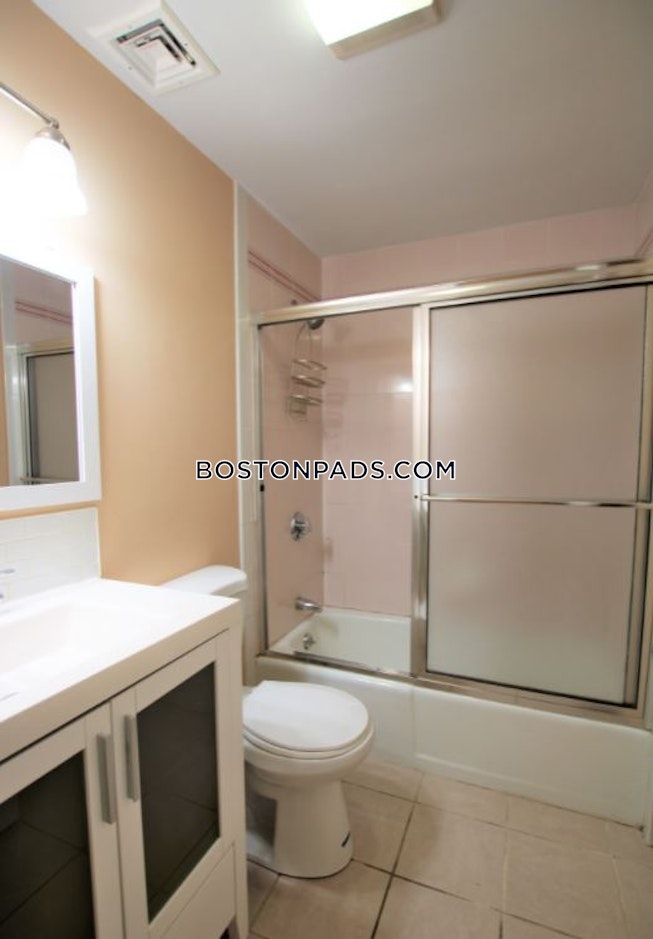 Boston - $6,400 /mo