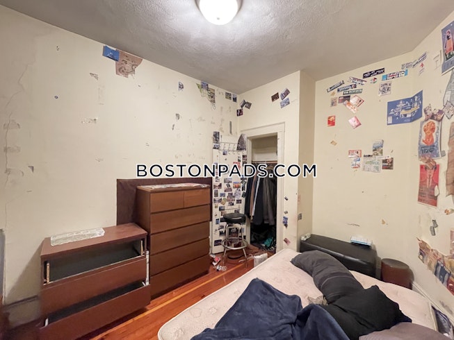 Boston - $3,100 /mo