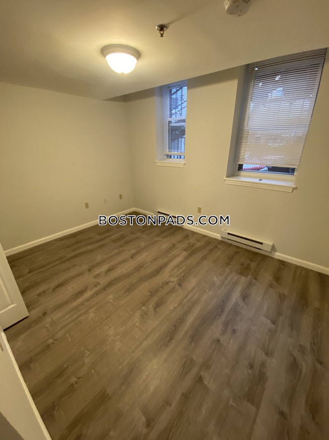 Boston - $2,600 /mo