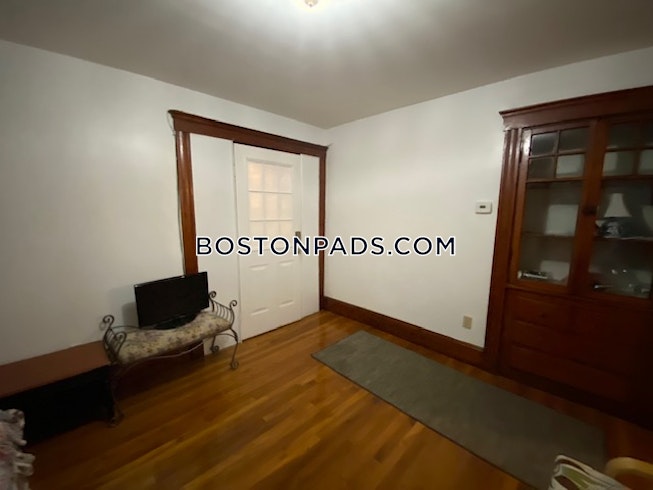 Boston - $2,100 /mo