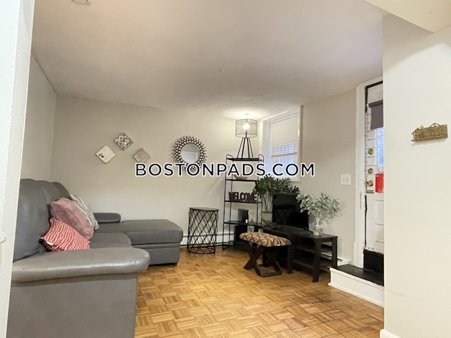 Boston - $3,200 /mo