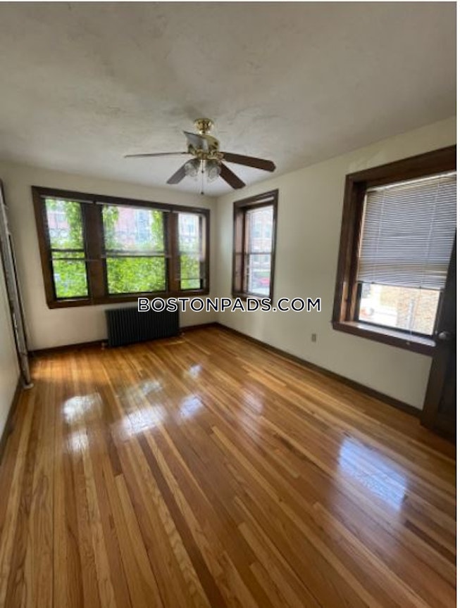 Boston - $2,995 /mo