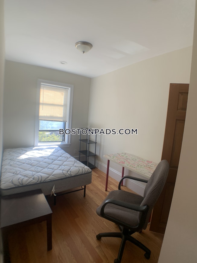 Boston - $5,300 /mo