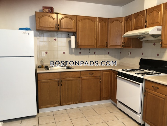 Boston - $2,600 /mo