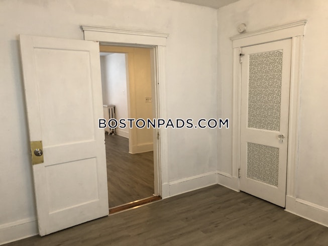 Boston - $2,600 /mo