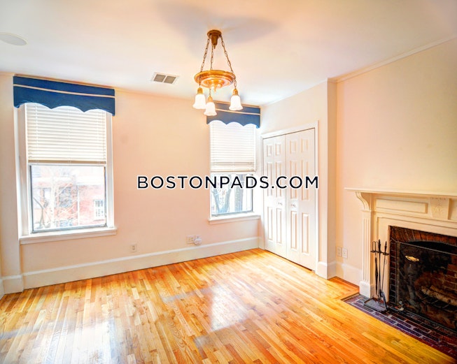 Boston - $4,400 /mo