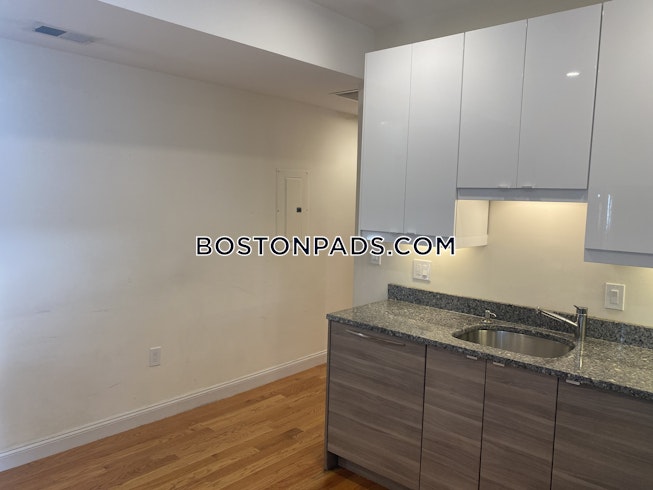 Boston - $3,750 /mo